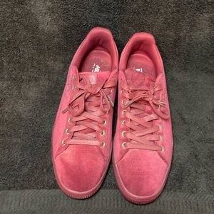 Negotiable puma clyde maroon velvet size 10 excellent condition worn 4 times